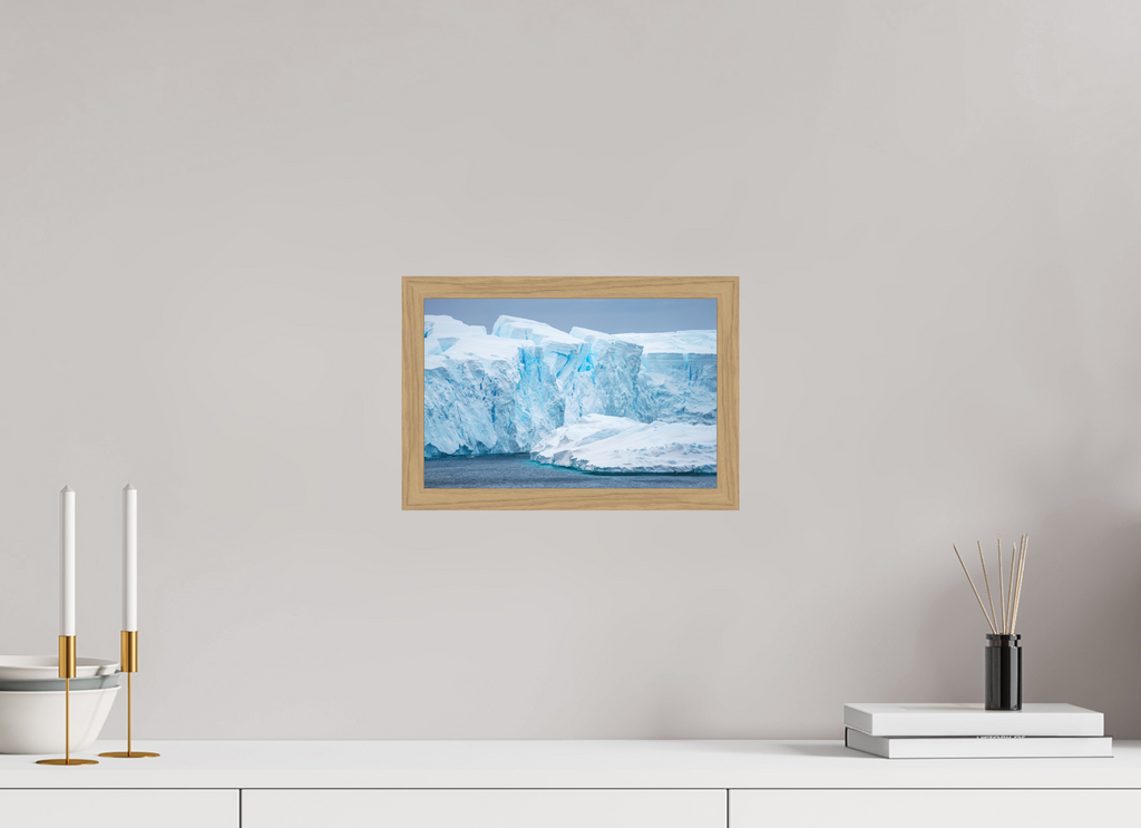 30 x 20 cm, Impression Fine Art encadrée en chêne naturel - mat Falaise de glace