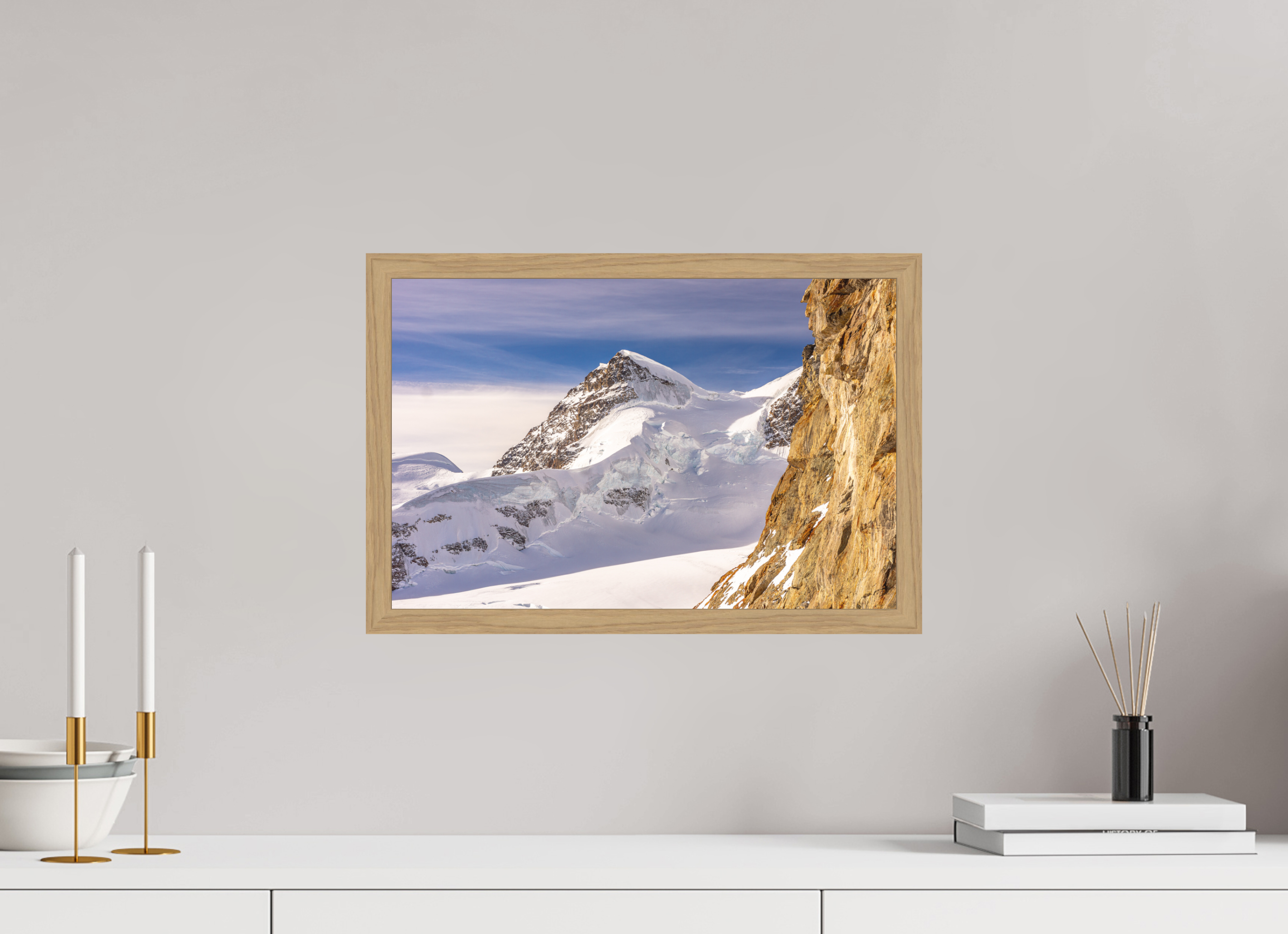 45 x 30 cm, Impression Fine Art encadrée en chêne naturel - mat La Jungfrau