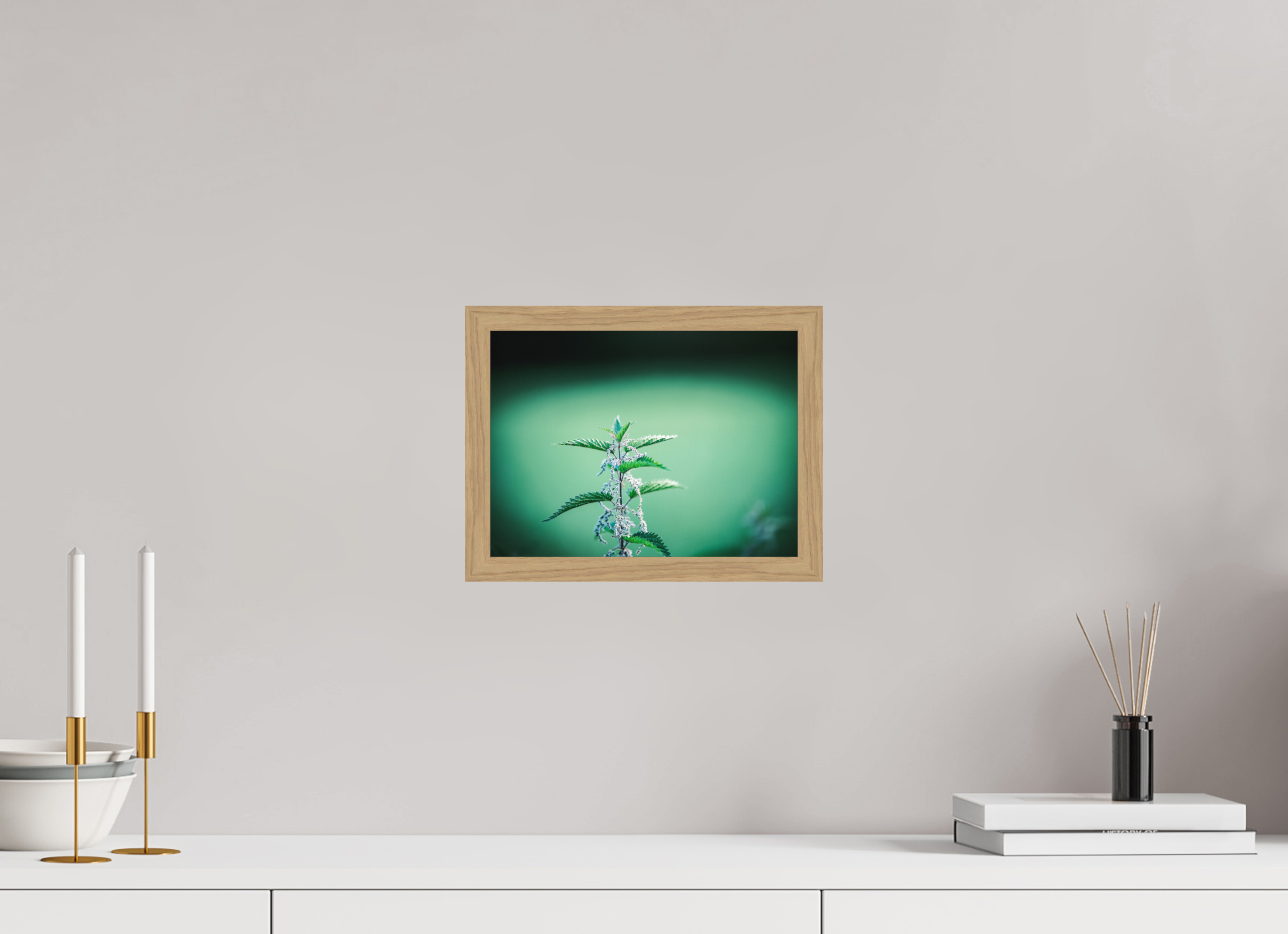 28 x 21 cm, Impression Fine Art encadrée en chêne naturel - mat Ortie II