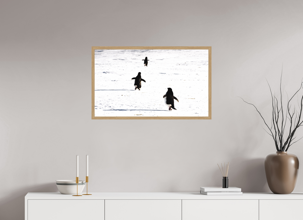 83,8 x 50 cm, Impression Fine Art encadrée en chêne naturel - mat La cour de récréation