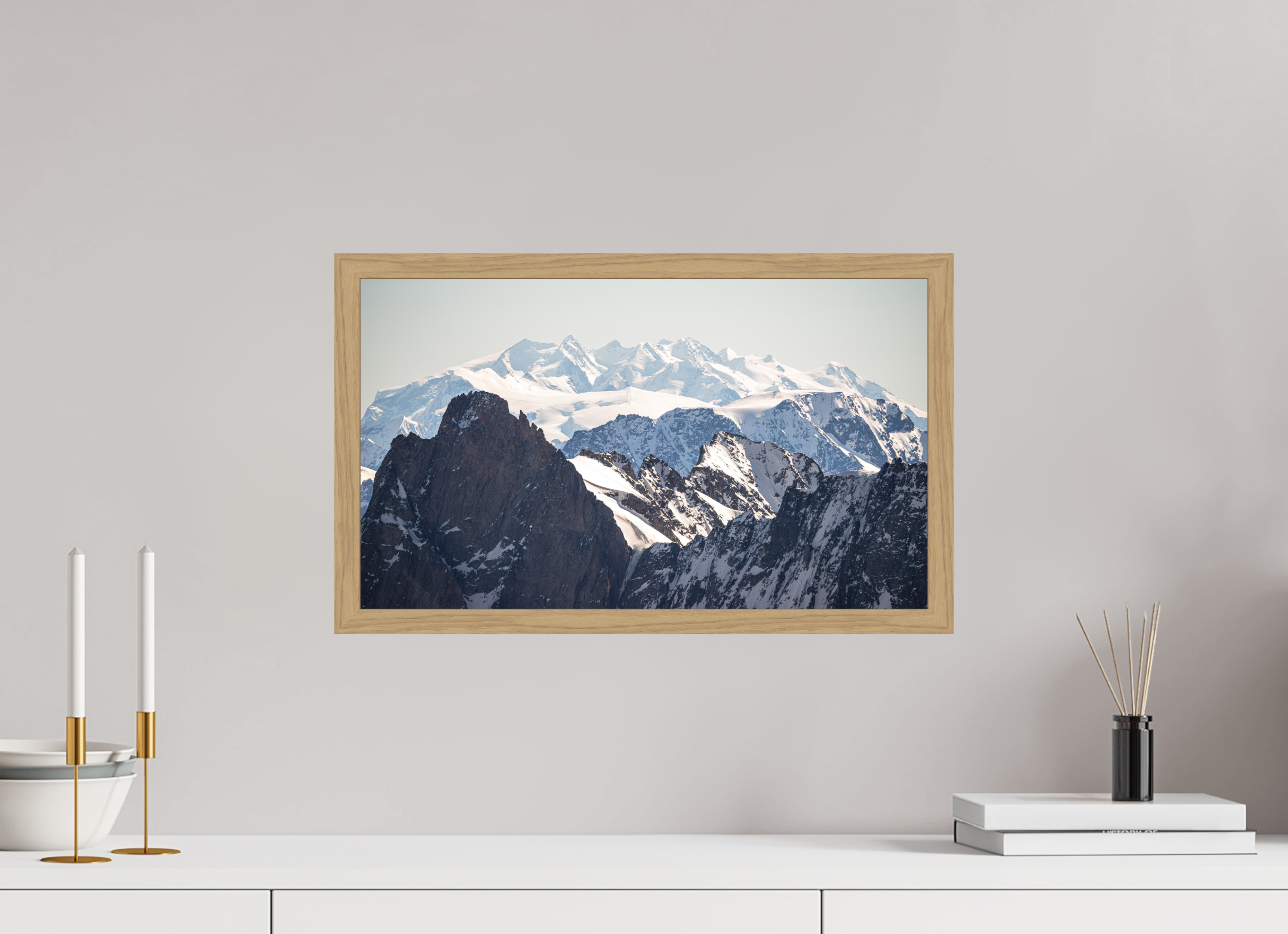 50,4 x 30 cm, Impression Fine Art encadrée en chêne naturel - mat Le massif du Mont Rose