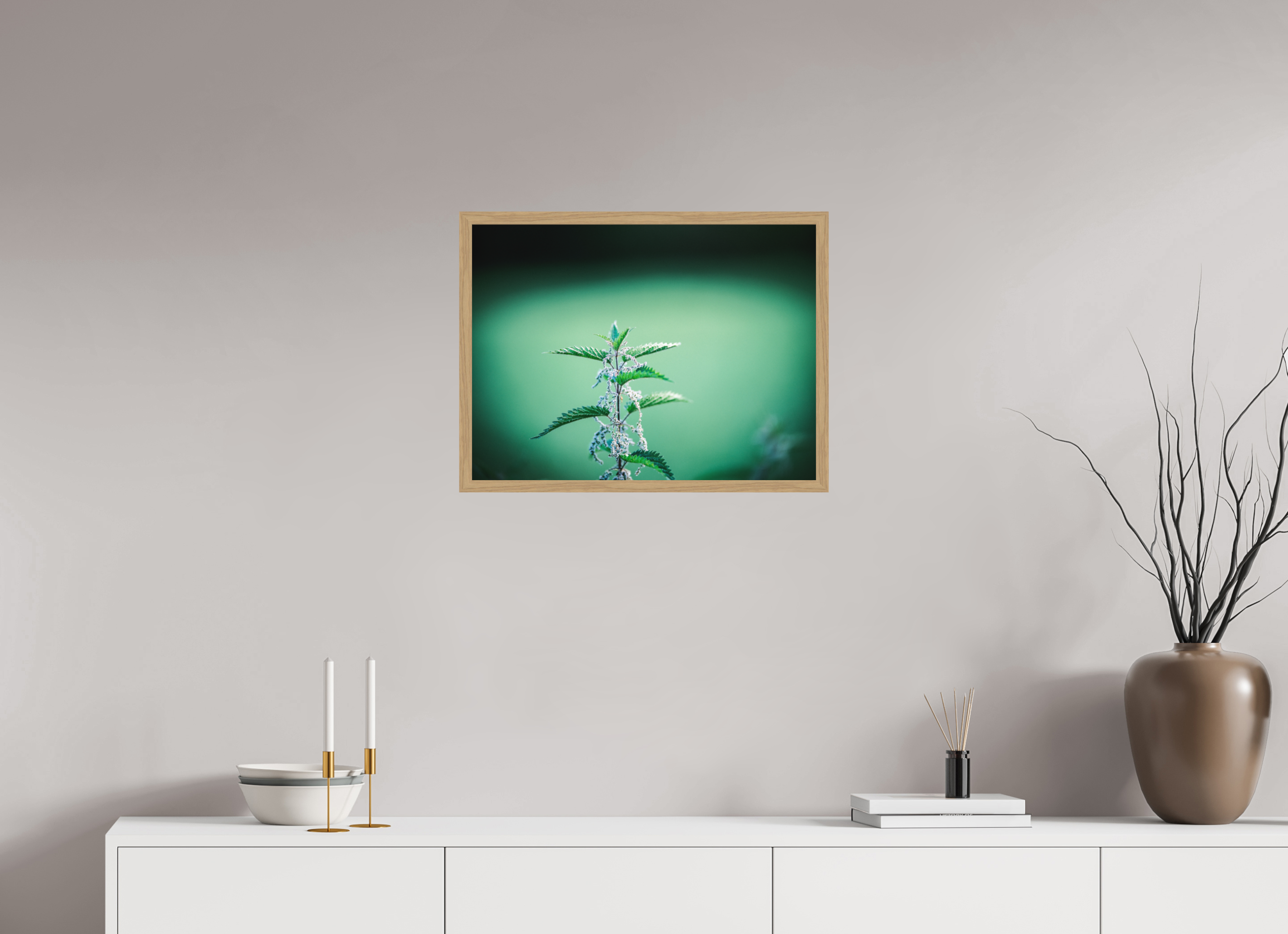 60 x 45 cm, Impression Fine Art encadrée en chêne naturel - mat Ortie II