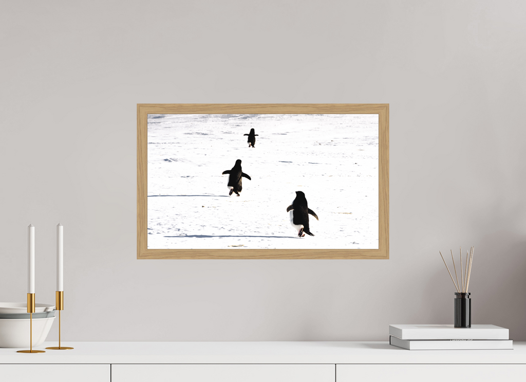 50,3 x 30 cm, Impression Fine Art encadrée en chêne naturel - mat La cour de récréation