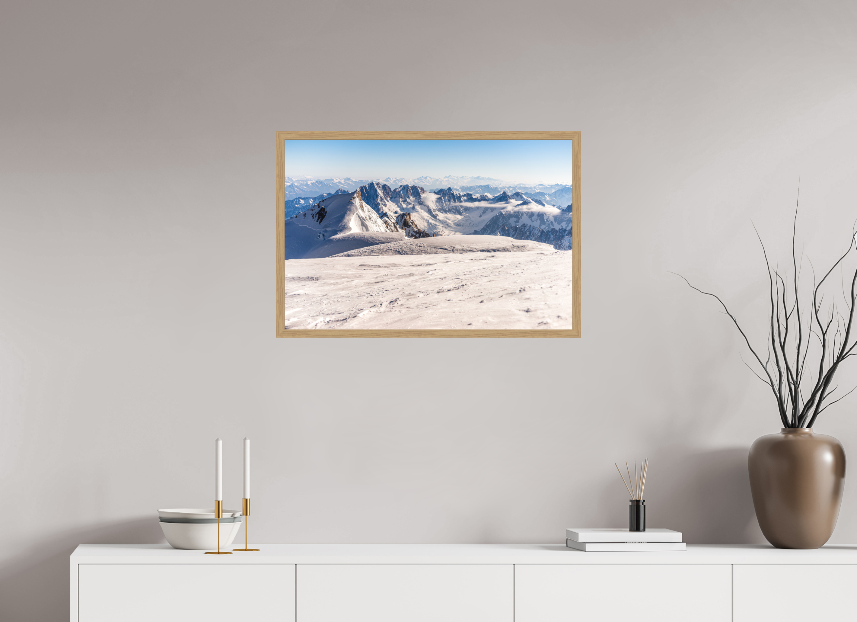 75 x 50 cm, Impression Fine Art encadrée en chêne naturel - mat La vue depuis le sommet du Mont Blanc