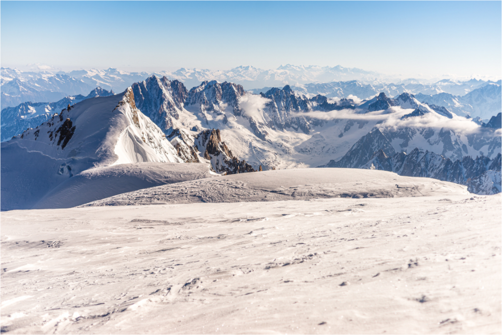 Main image La vue depuis le sommet du Mont Blanc