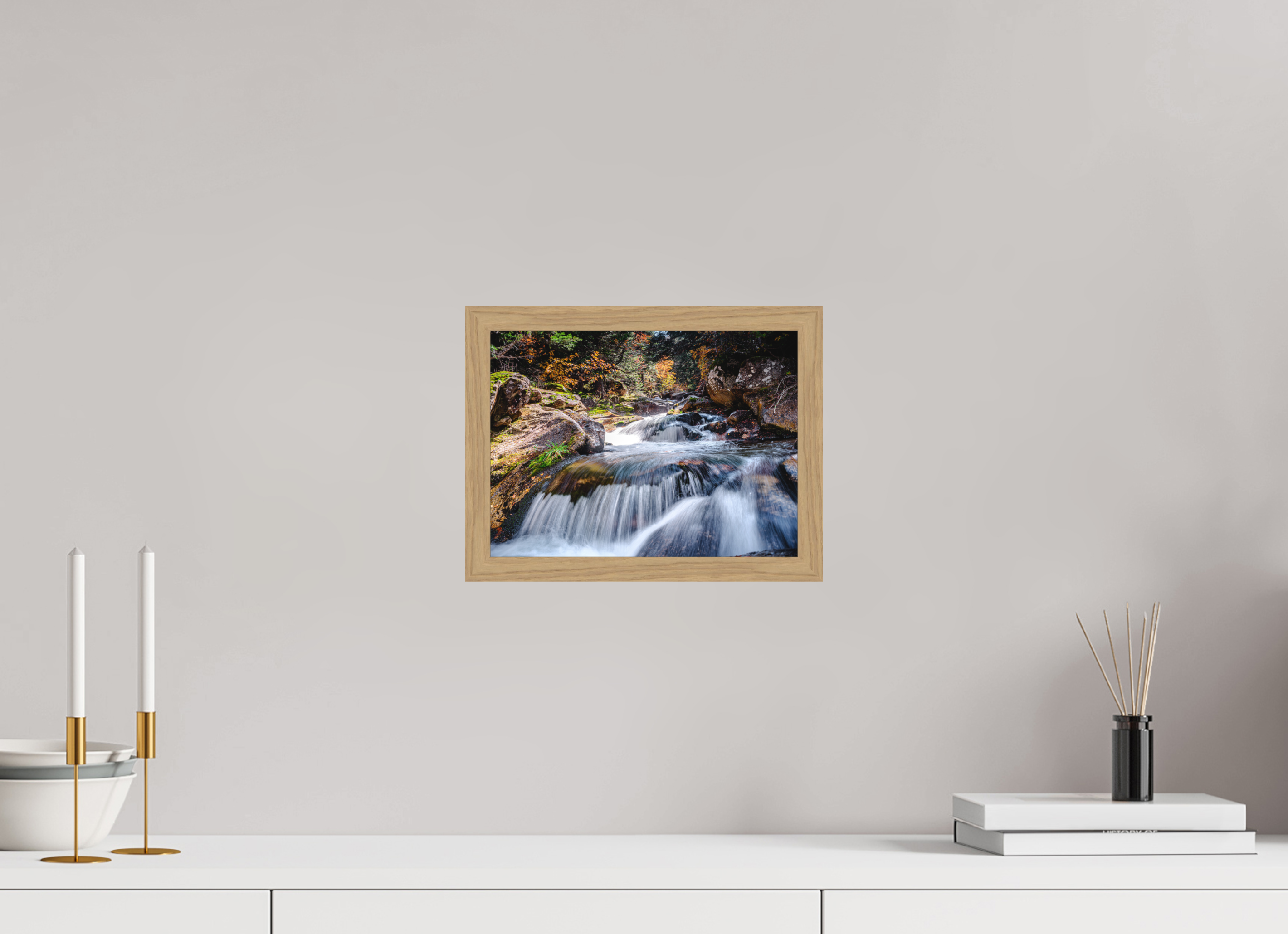 28 x 21 cm, Impression Fine Art encadrée en chêne naturel - mat Cascade enchantée